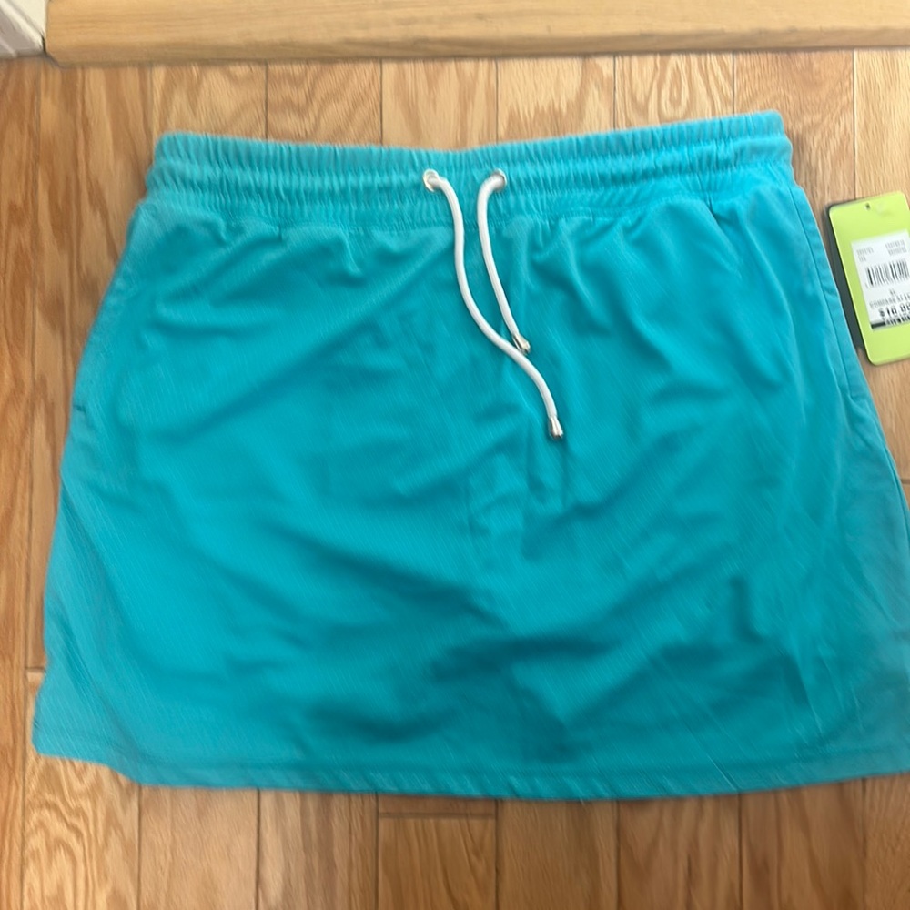NWT Emerald 18 Ladies Golf Skort